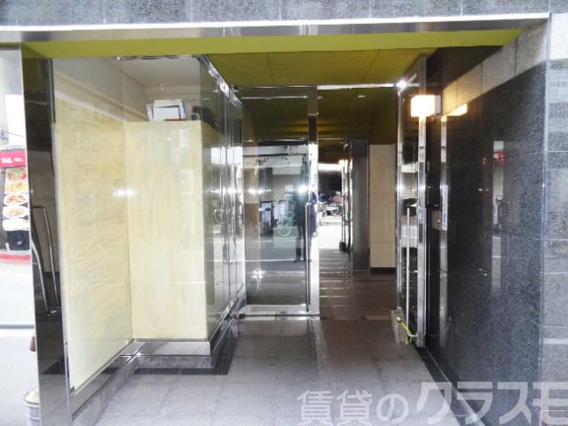 30/30 エントランス