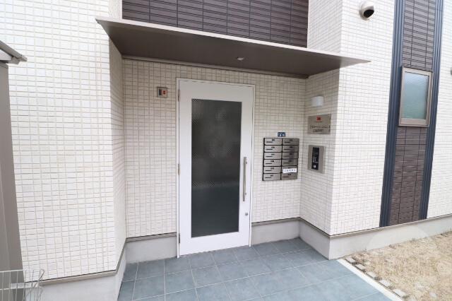 22/30 エントランス