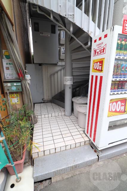 22/30 エントランス