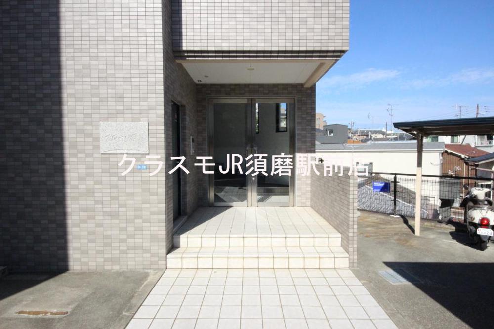 20/30 エントランス