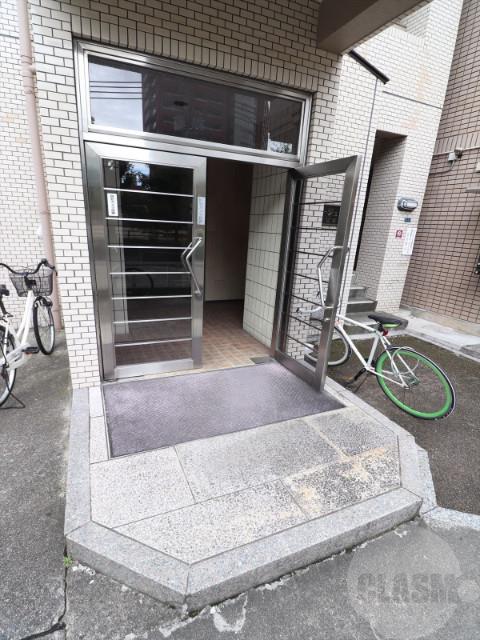 22/30 エントランス