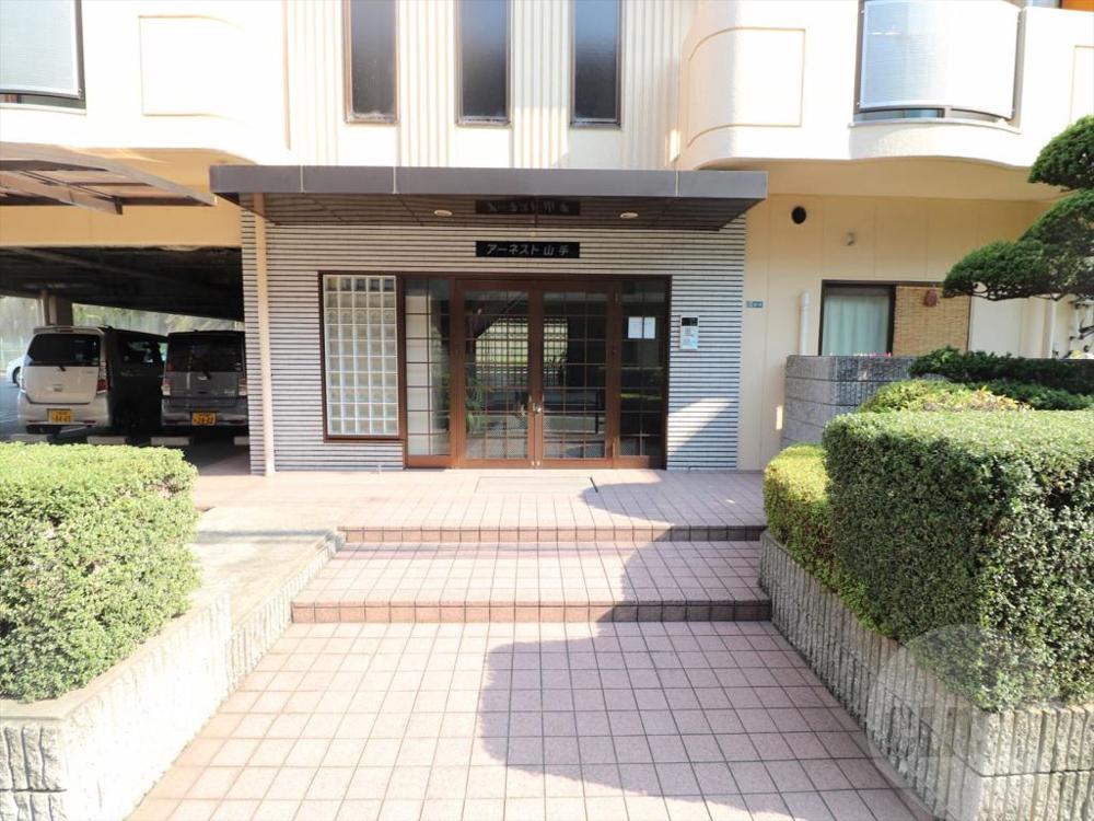 22/30 エントランス