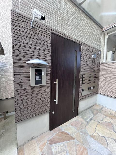 16/27 エントランス