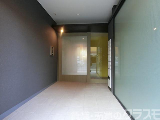 28/30 エントランス