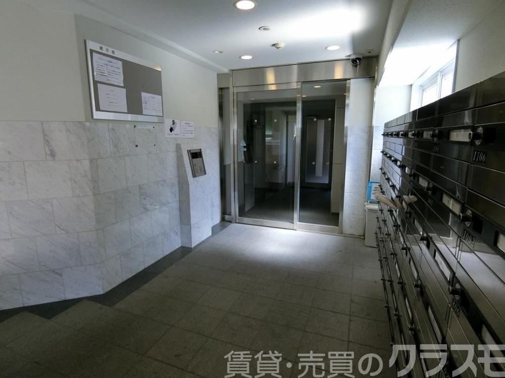 28/30 エントランス