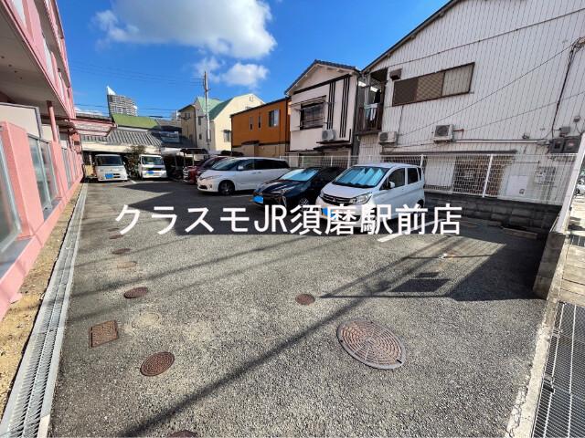 23/30 駐車場
