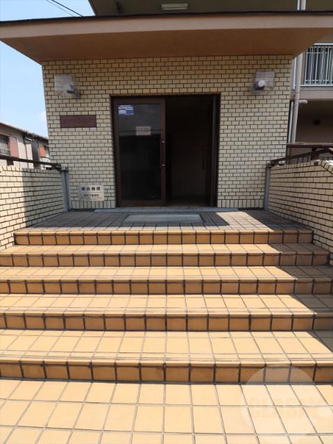 22/30 エントランス