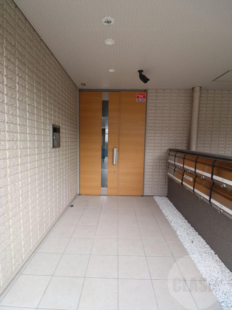 22/30 エントランス