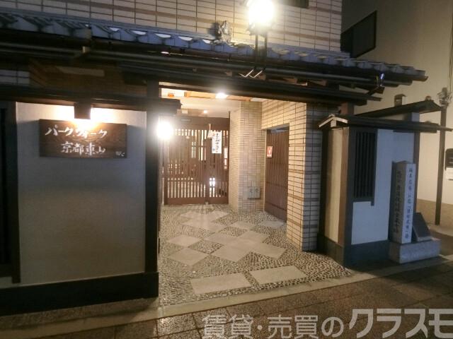 28/30 エントランス