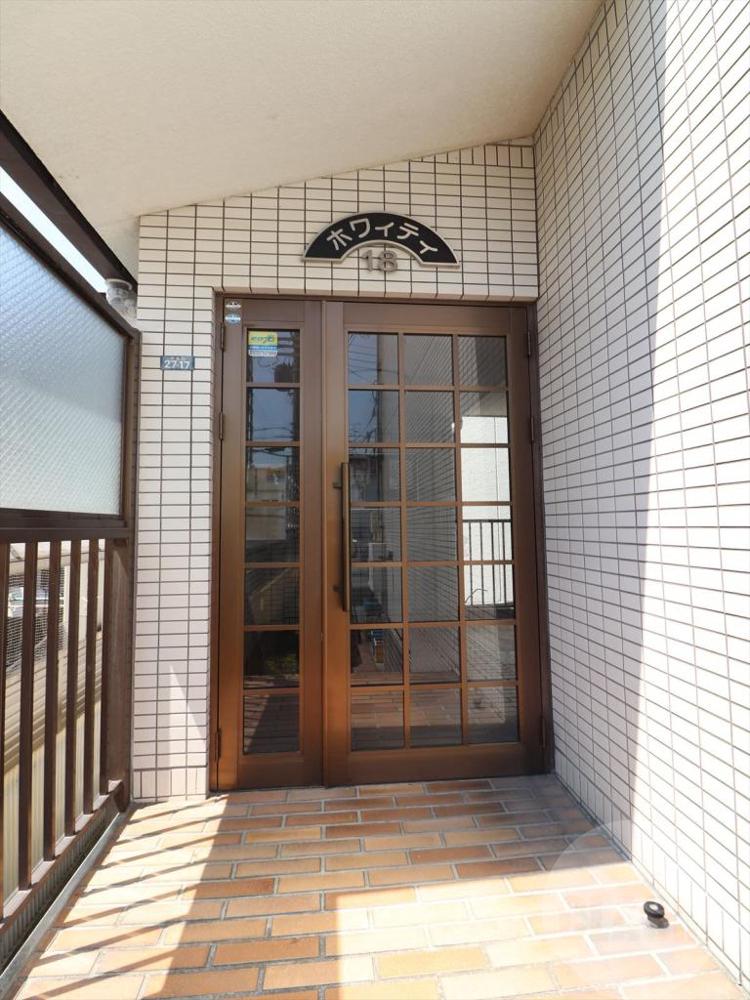 22/30 エントランス