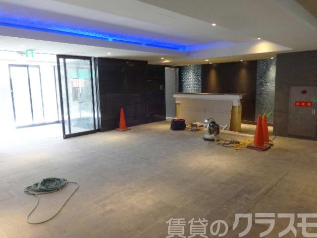 27/30 エントランス