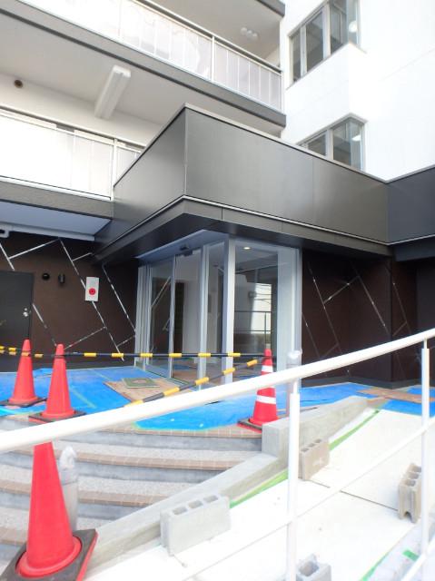 22/30 エントランス