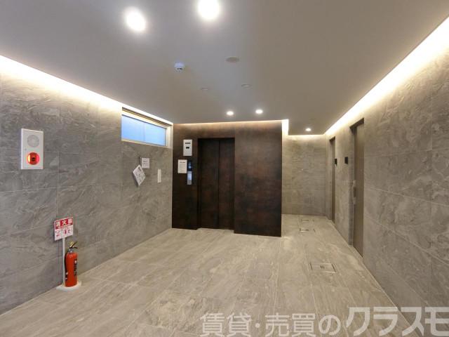 28/30 エントランス