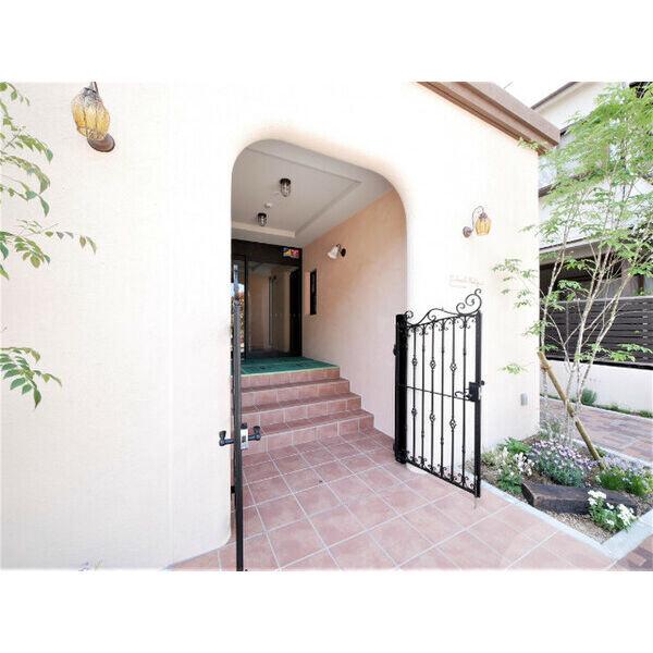 22/29 エントランス