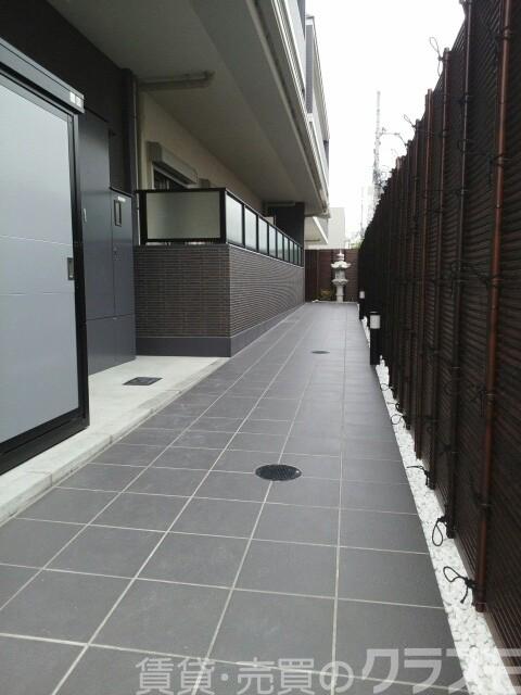 30/30 エントランス