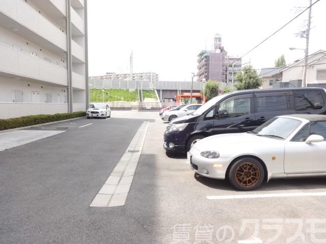 22/26 駐車場