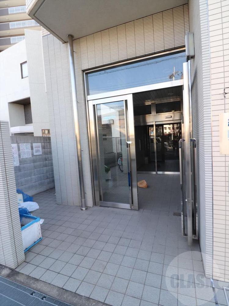 22/30 エントランス