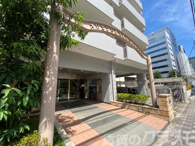 25/30 エントランス