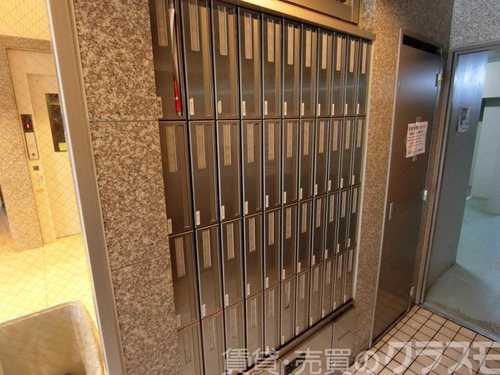 28/30 エントランス