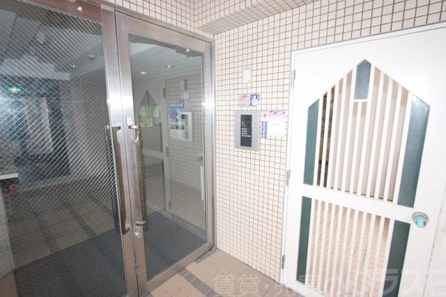 16/21 エントランス