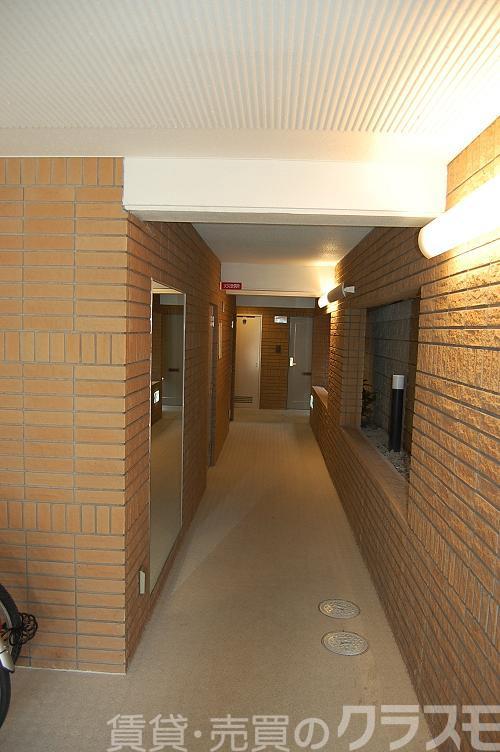 30/30 エントランス