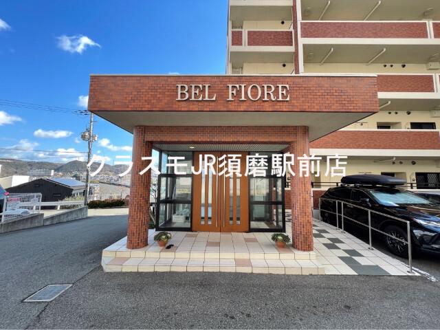 27/30 エントランス