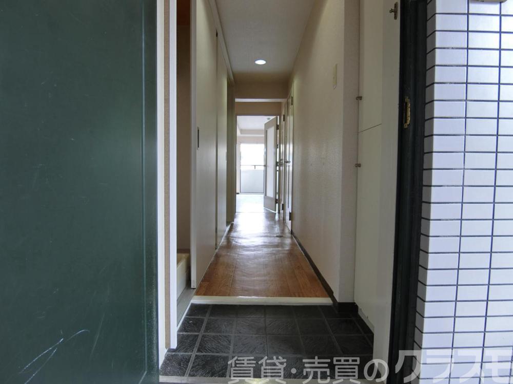 16/30 玄関