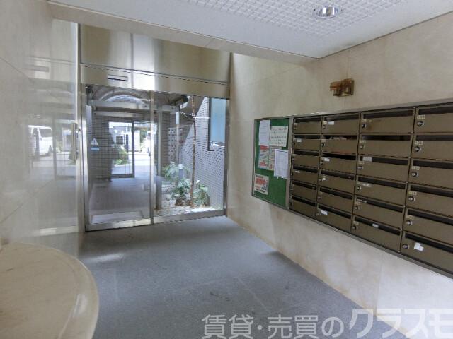 28/30 エントランス