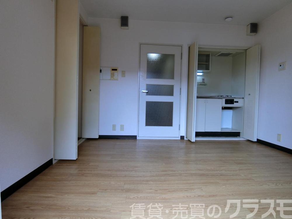 27/30 エントランス