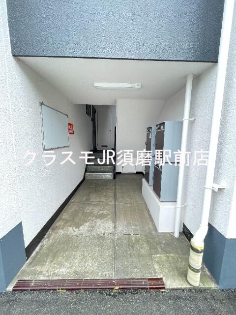 18/28 エントランス