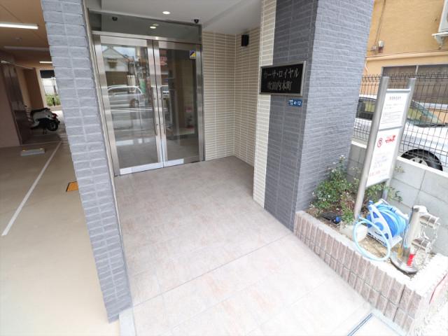 22/30 エントランス