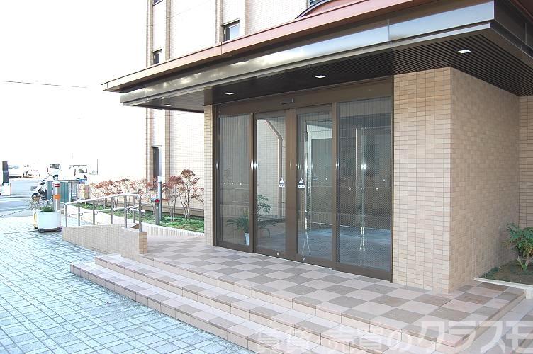 2/4 エントランス