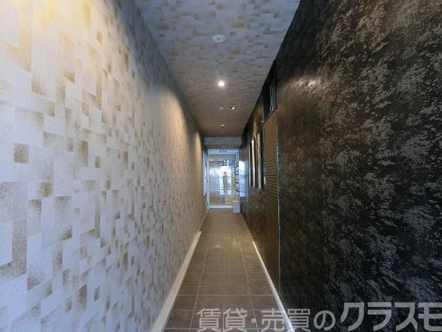 28/30 エントランス