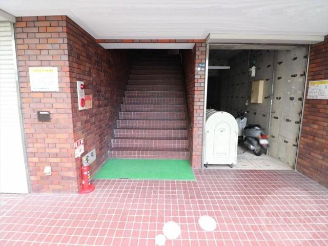 22/30 エントランス