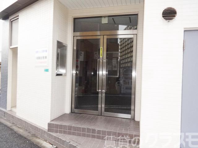 23/29 エントランス