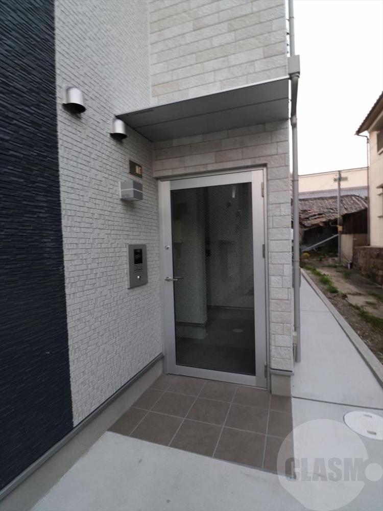 22/30 エントランス