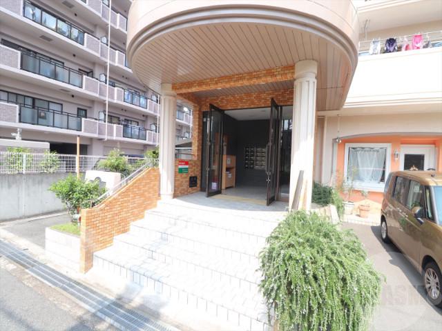 22/30 エントランス