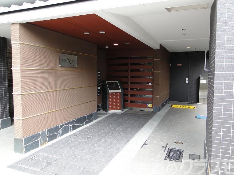 2/4 エントランス