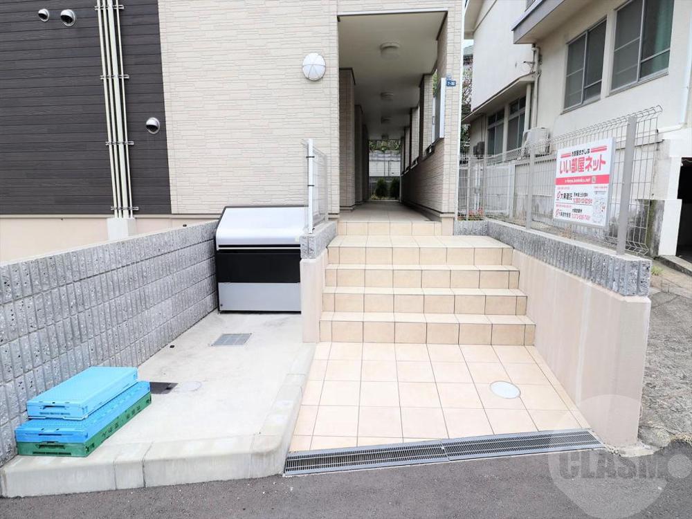 22/30 エントランス