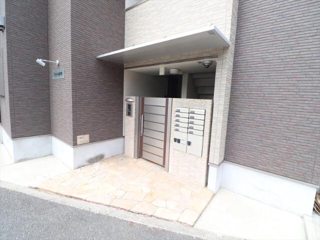 22/30 エントランス