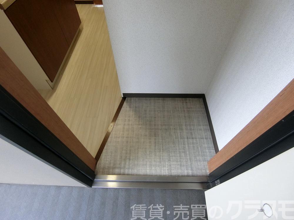18/30 玄関