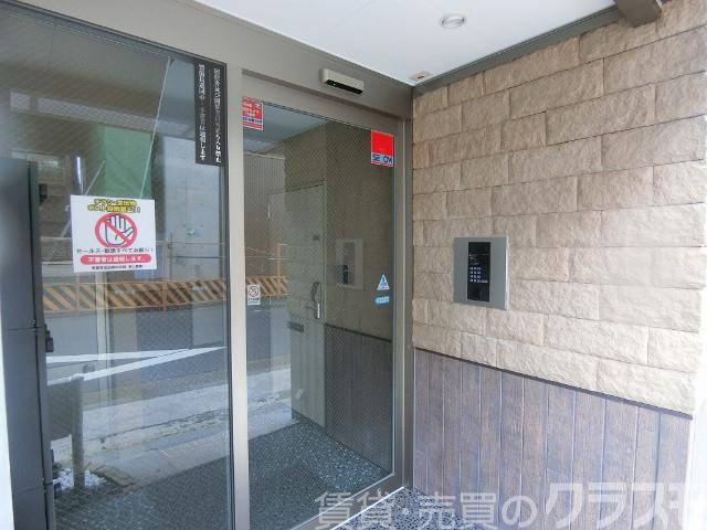 30/30 エントランス