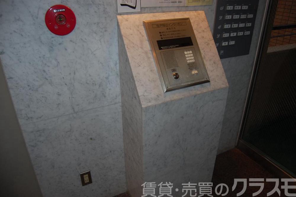 28/30 エントランス