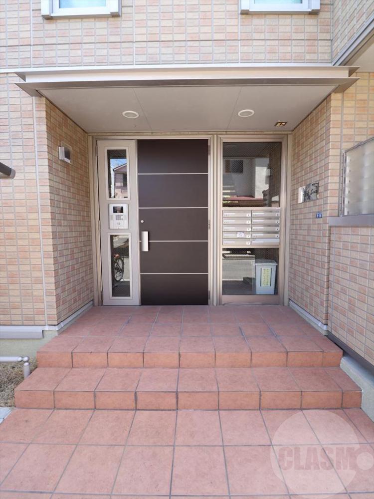 22/30 エントランス