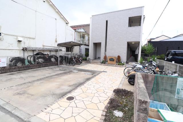 22/30 エントランス