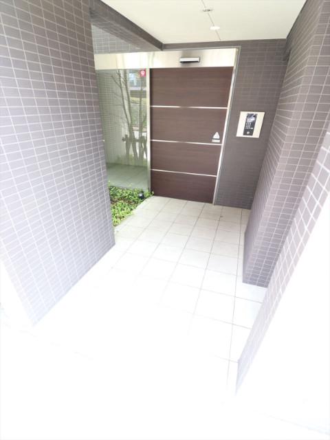 22/30 エントランス