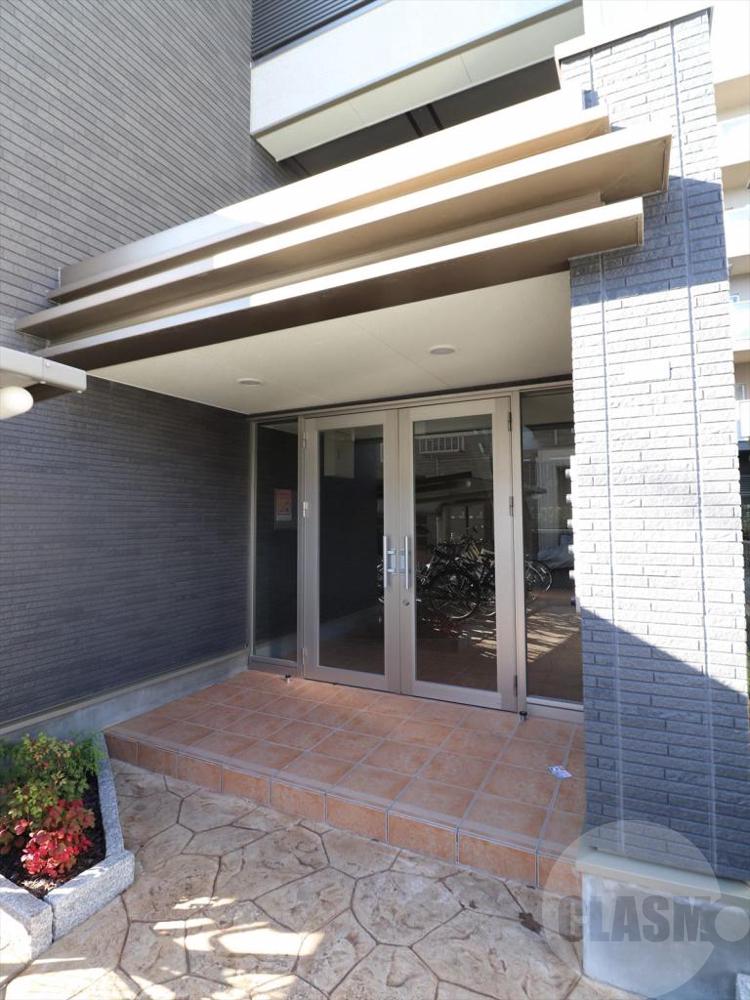 22/30 エントランス