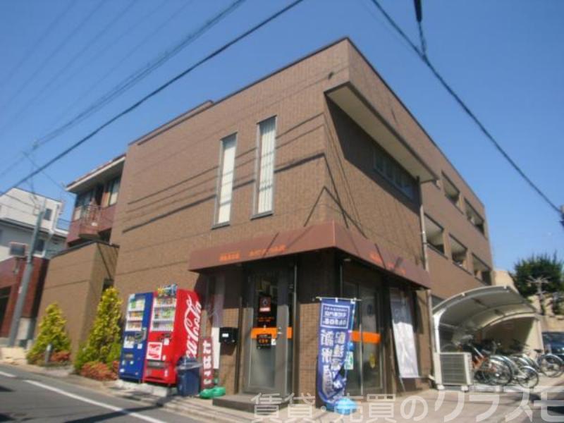 30/30 エントランス