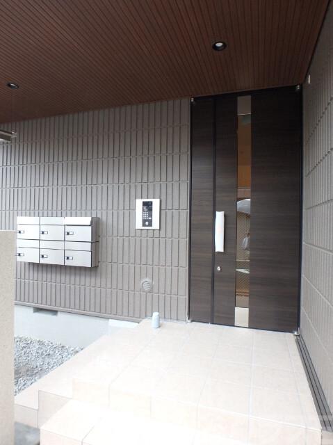 25/26 エントランス