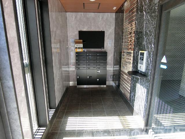 28/30 エントランス